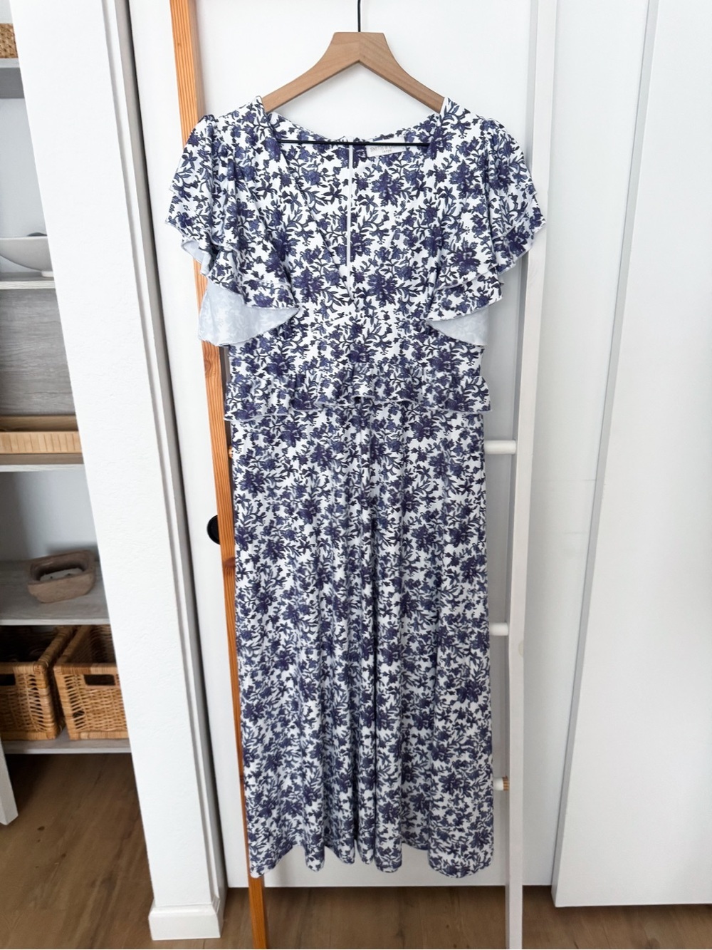 Smith & Quinn Purple White Floral Flutter Sleeve V-Neck Midi Dress Ruffle